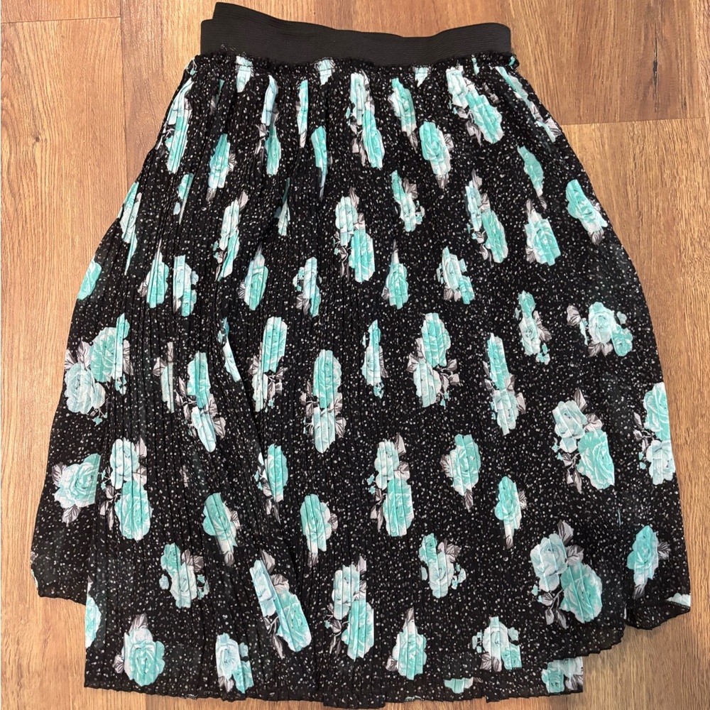 Torrid Black and Teal Floral Pleated Skater Skirt Women’s 4XL